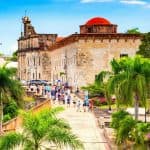 Z Bavara: Prohlídka koloniálního města Santo Domingo — Guided tour and outdoor activity