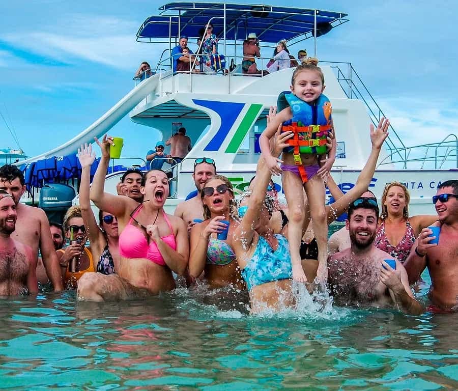 Catamaran party Boat con open bar y snorkeling en punta cana â Guided tour and outdoor activity